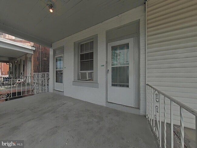 Building Photo - 5723 Spruce St