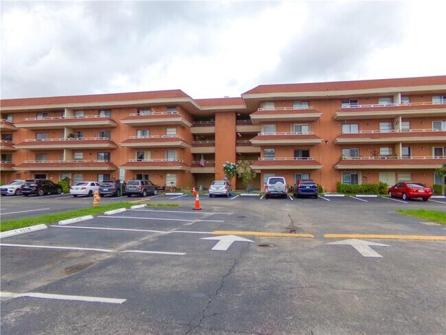Building Photo - 17530 NW 68th Ave