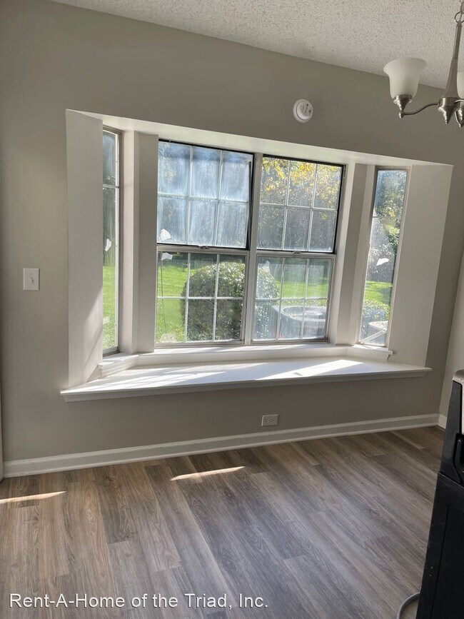 Foto del edificio - 2 br, 2.5 bath House - 4279 Old Battlegrou...