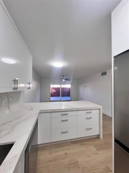 Photo - 840 SW 129th Pl Apartment