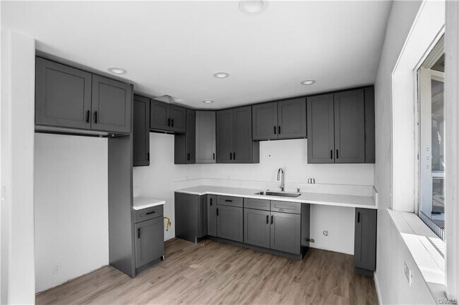 Foto del edificio - 20554 Valerio St