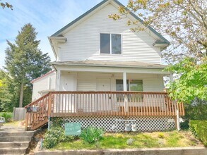 Building Photo - 535 NE 76th Ave