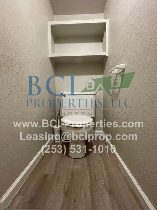 Building Photo - LAW-5503