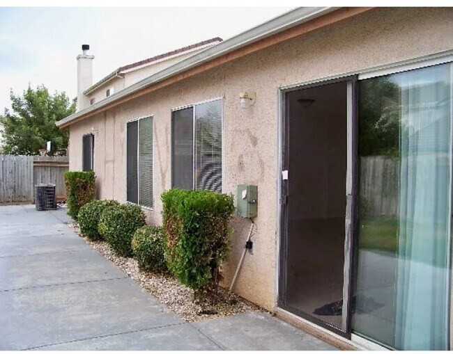 Foto del edificio - 4 Bedroom/2 Bath Home Stockton Ca
