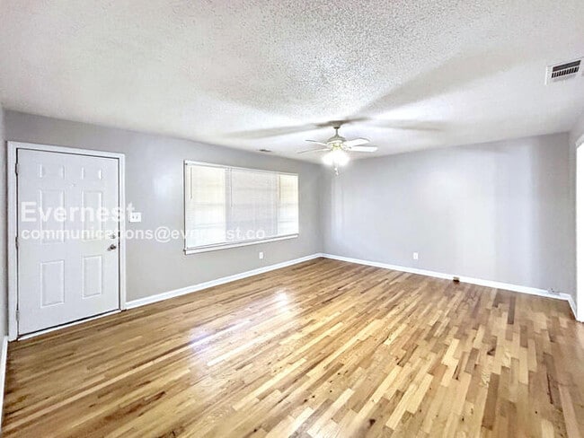 Building Photo - 1214 Calhoun Ave