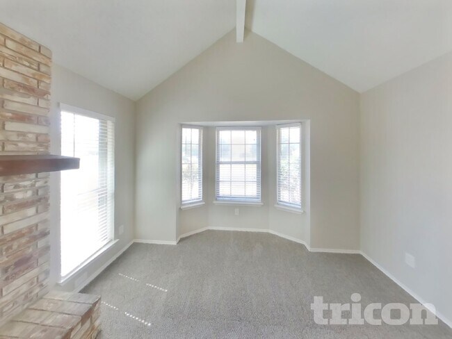 Building Photo - 6621 Brookhaven Trail