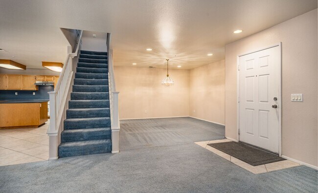 Foto del edificio - Spacious Home with Loft and Big Backyard