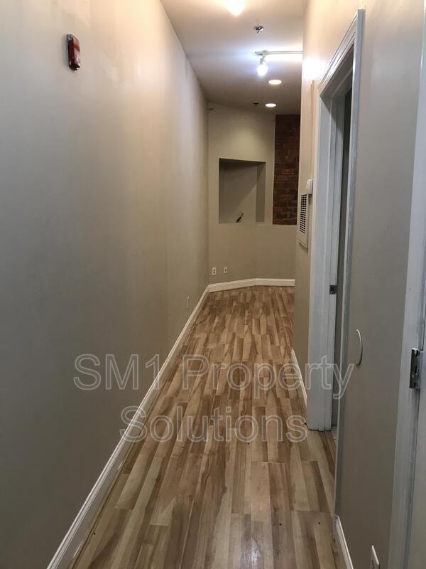 Foto del edificio - 220 W Market St