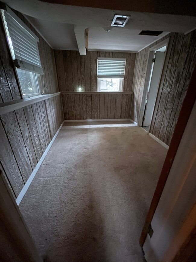 Foto del edificio - 38 Rennert Ln