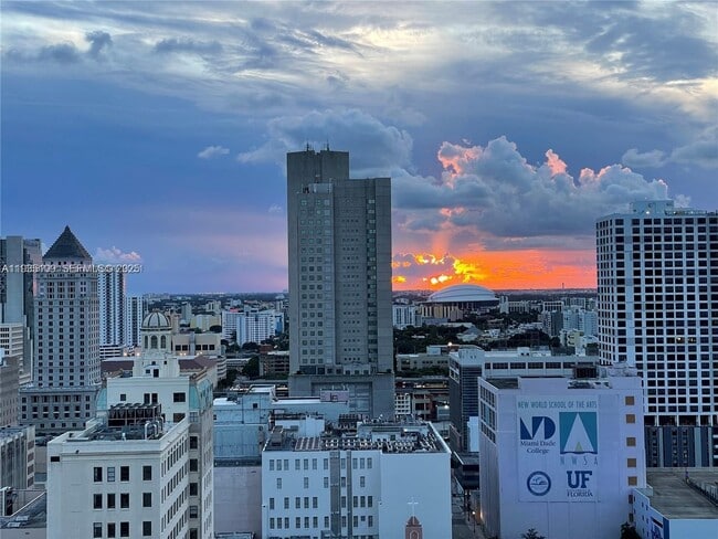 Foto del edificio - 133 NE 2nd Ave