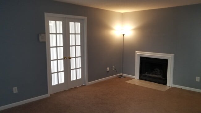 Living room - 8119 Tremaine Ct