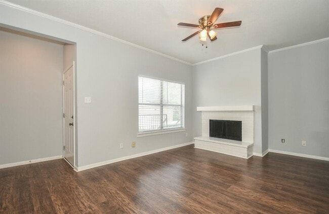 Building Photo - 728 Bering Dr