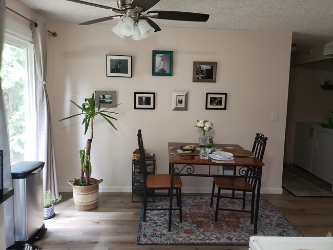 Dining Area - 16844 SW Bany Rd