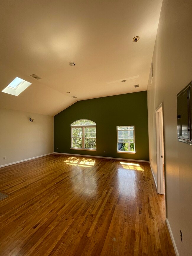 Building Photo - 289 Arlington Ave