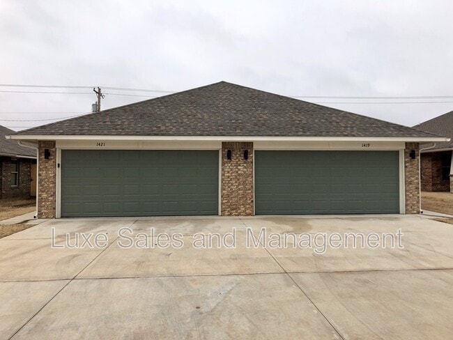 Photo - 1419 MacAlpine St House
