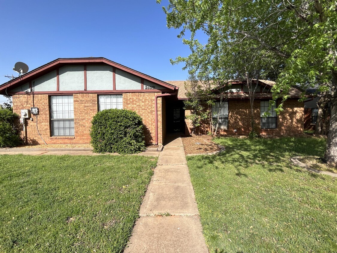 Primary Photo - 2109 Tracys Terrace
