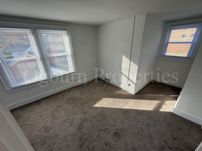 Foto del edificio - 2046 Queen St