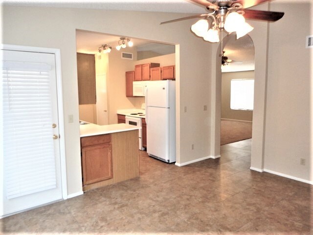 Foto del edificio - 2306 N 88th Ave