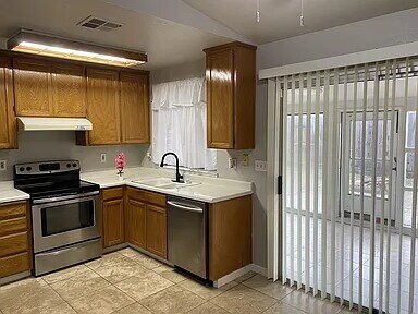 Foto del edificio - 3 BEDROOM 2 BATH SINGLE FAMILY   NEW PRICE!  AMENITIES: - NEW PAINT - DISHWASHER - LAUNDRY HOOKUP...