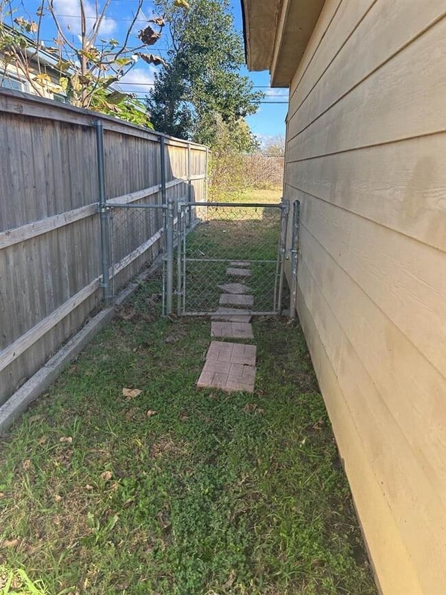 Foto del edificio - 2811 NW 21st Pl