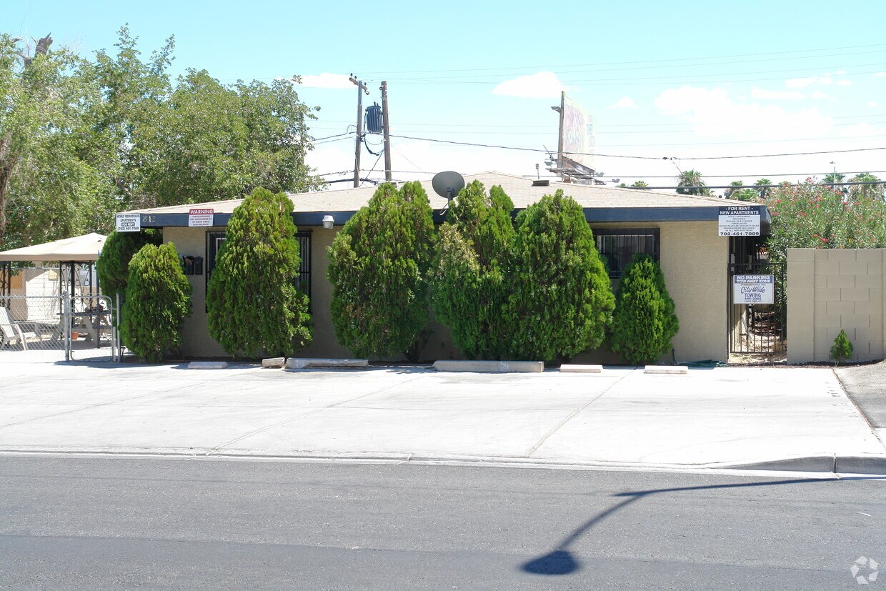 Foto del edificio - 1812 Lewis Ave