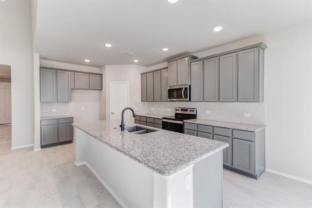 Foto del edificio - 5933 Revere Dr