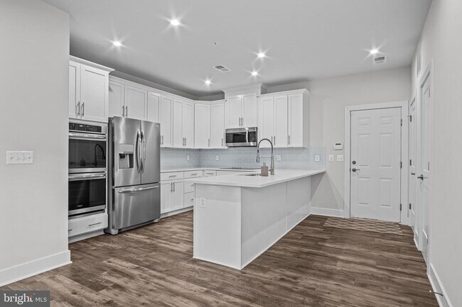 Building Photo - 1630 Bandit Loop