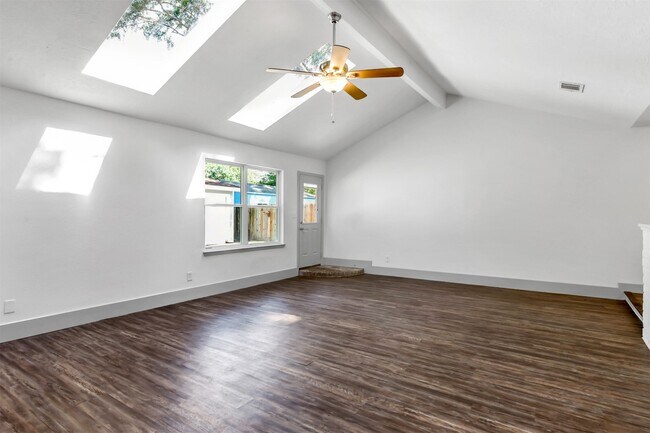 Foto del edificio - 23118 Whispering Willow Dr