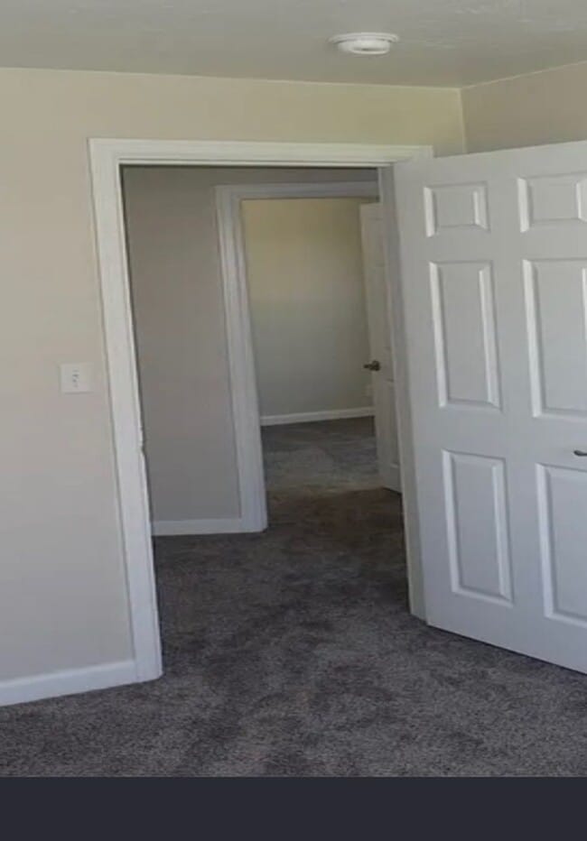 Building Photo - Straight Duplex