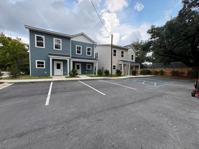 Photo - 5739 Murray Dr (Hanahan, SC) Townhome