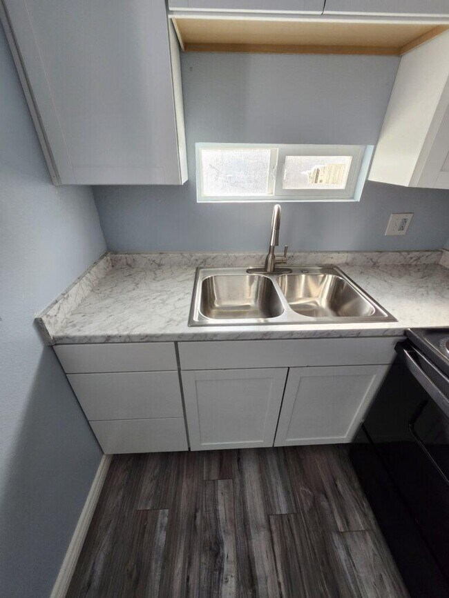 Foto del edificio - 510 McKellar Cir