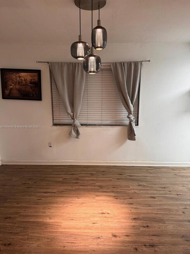 Foto del edificio - 6151 SW 35th St