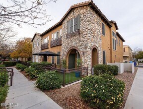 Building Photo - 4757 E Waterman St