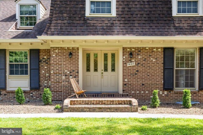Foto del edificio - 1427 Laurel Hill Rd