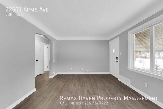 Foto del edificio - 22501 Arms Ave