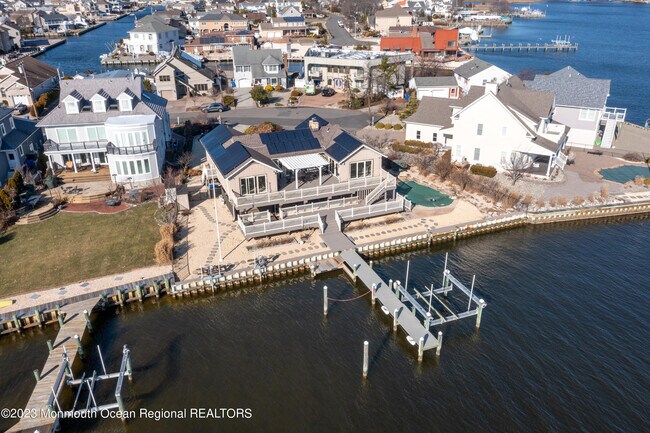 Building Photo - 277 S Shore Dr