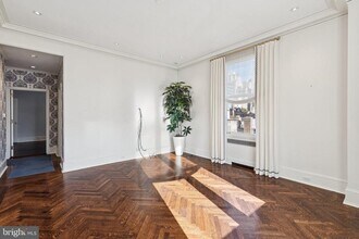 Building Photo - 237 S 18th St