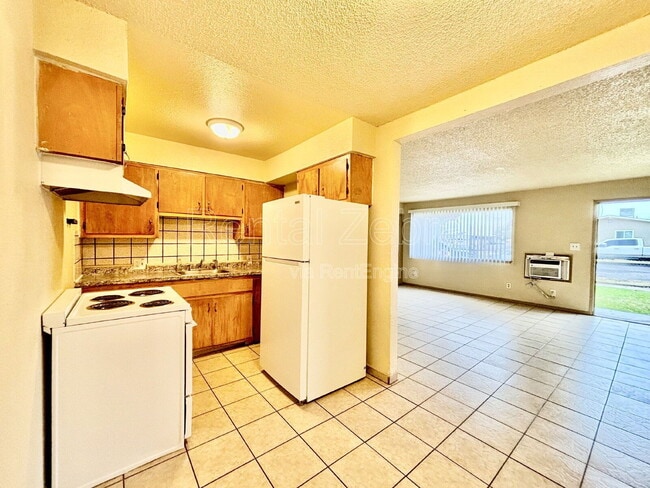 Building Photo - 1104 I St