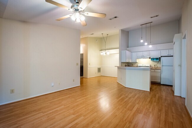 Building Photo - 13810 Sutton Park Dr N