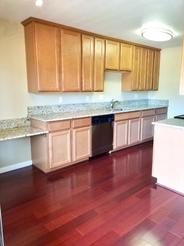 Foto principal - 300 Glenwood Cir