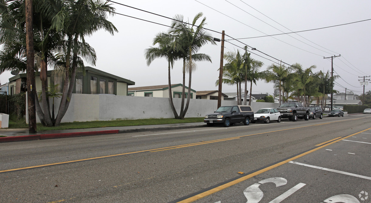 Building Photo - Costa Mesa Estates