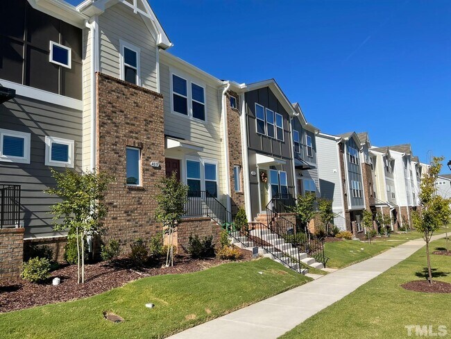 Foto del edificio - 4019 Mahal Ave