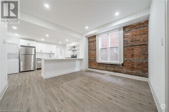 Building Photo - 105 Aikman Ave