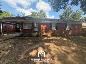 Building Photo - 1802 Cornelia Ln