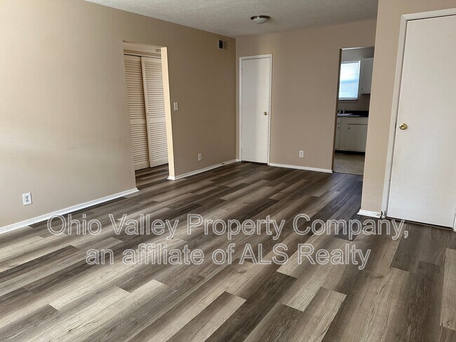Building Photo - 2516 Langdon Dr