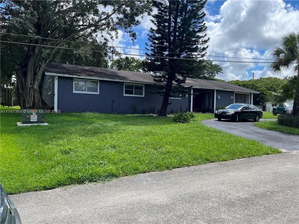 Foto principal - 4434 SW 59th Ct