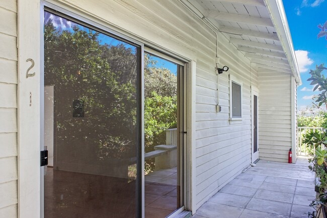 Building Photo - 162 E Alegria Ave