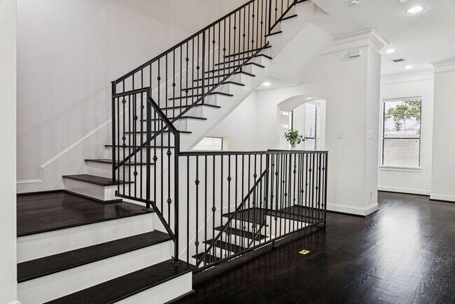 Foto del edificio - 734 W 20th St