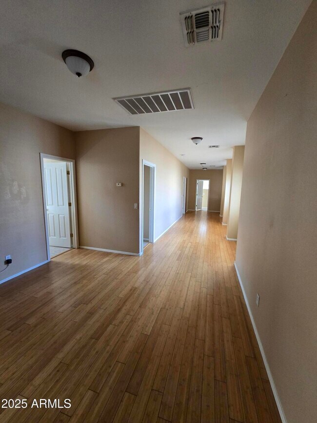 Building Photo - 16036 W Custer Ln