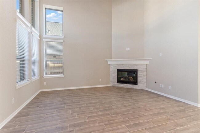 Foto del edificio - 4207 Maple Glen Dr